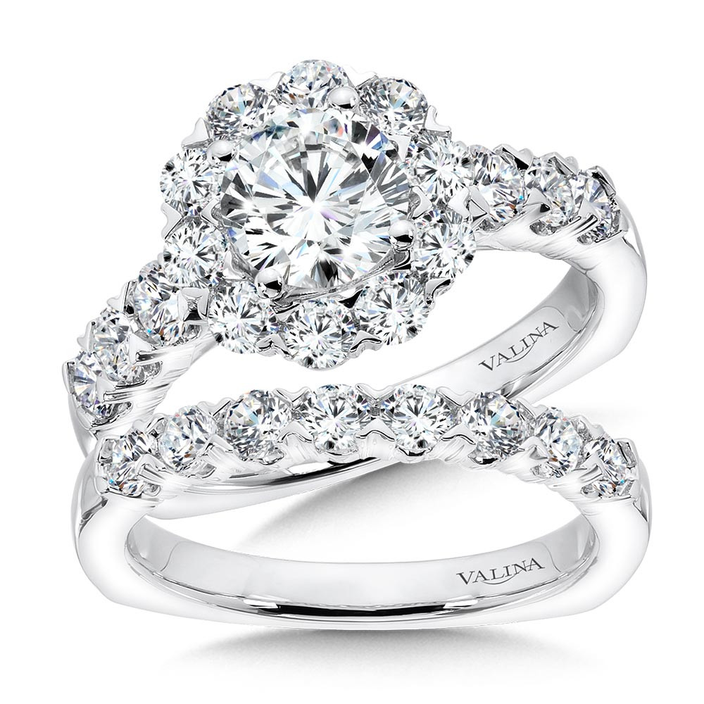 Garderobe Specificiteit opvoeder Unique Diamond Halo Engagement Ring | R1079W | Valina Engagement Rings