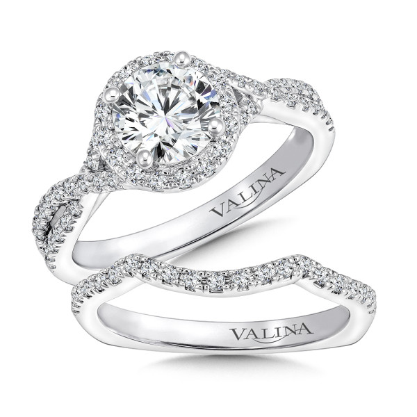 Round Halo Diamond Engagement Ring